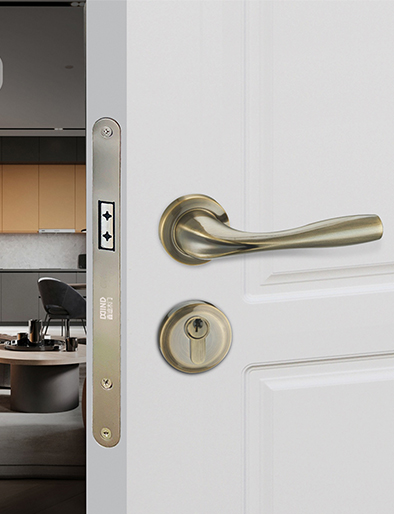 無(wú)漆木門(mén),實(shí)木復(fù)合門(mén),木門(mén)廠家,衣柜定制,木門(mén)加盟,全屋定制加盟,木門(mén)十大品牌